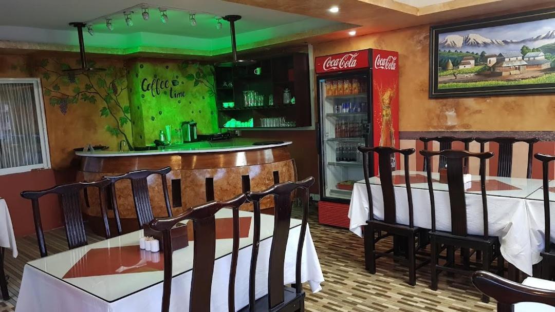Hotel Typical Nepali Kitchen - No Pizza - No Pasta - No Problem !! Sauraha Exterior foto